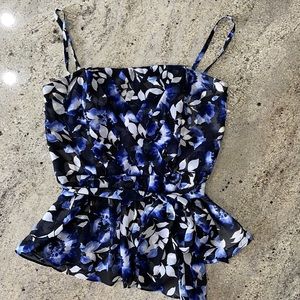 Women’s White House Black Market Sleeveless dress shirt